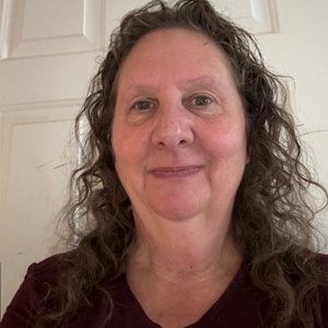 Meet your Posher, Leeann